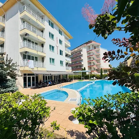 Sunny House 401 Two Bedroom Apartment *